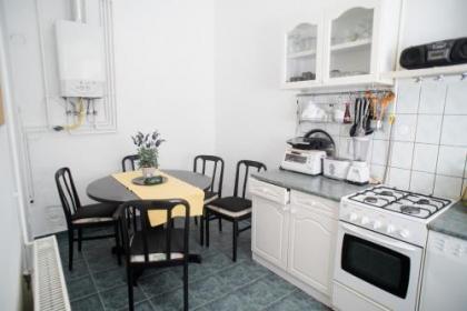 Palace Trees Apartment - image 9