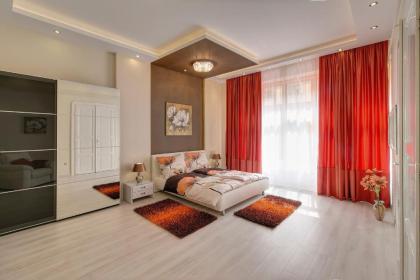 Sweet Dreams at King street Diamond - image 19