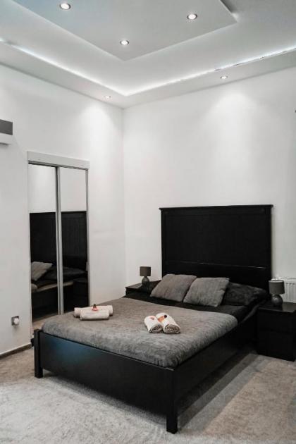 Luxury Residence Budapest - image 1