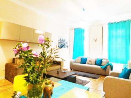 Wonder Deer Luxury Apartment at the Opera - image 1