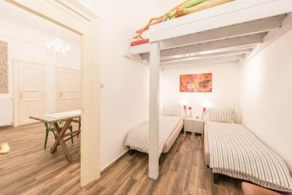 Family and Friends apartment Budapest - image 18
