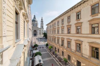 Count Zrinyi Basilica Luxurious Residence - image 12