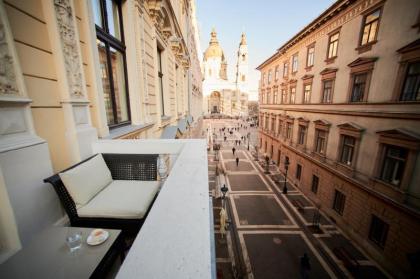 Count Zrinyi Basilica Luxurious Residence - image 17