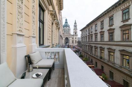 Count Zrinyi Basilica Luxurious Residence - image 5