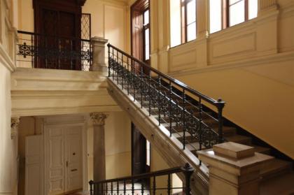 Count Zrinyi Basilica Luxurious Residence - image 9