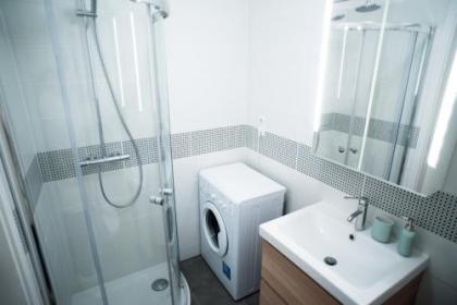 Charming Trees Apartment - image 14
