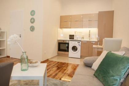 Roxana apartments - image 18