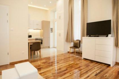 Roxana apartments - image 9