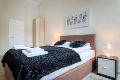 K11 Exclusive Apartment at Szimpla - image 13