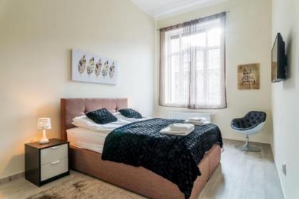 K11 Exclusive Apartment at Szimpla - image 4