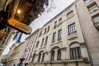K11 Exclusive Apartment at Szimpla - image 5