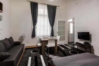 W2 Synagogue Apartment - image 12