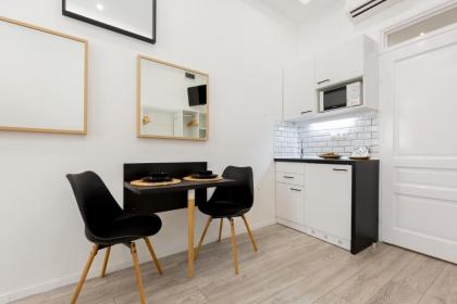 Budapest Holidays Residence - image 16