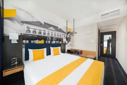 D8 Hotel - image 17
