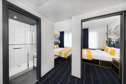 D8 Hotel - image 18