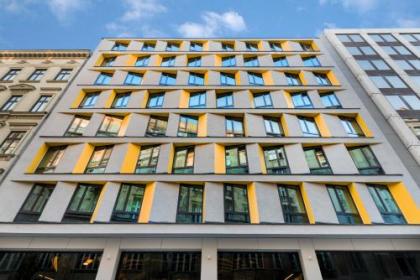 D8 Hotel - image 2
