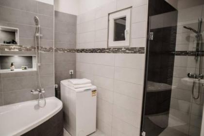 New luxury apartment in the center with A/C - image 20