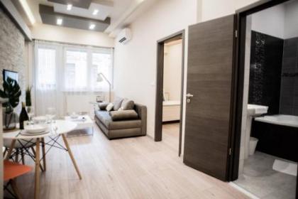 New luxury apartment in the center with A/C - image 8