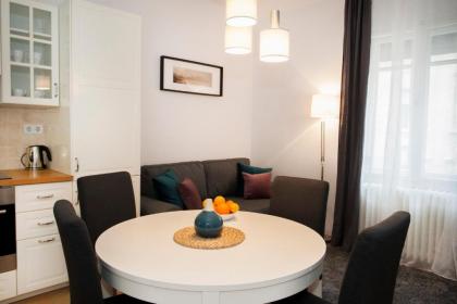 CHRISTINE-2 BEDROOMS APARTMENT IN THE DOWNTOWN - image 4