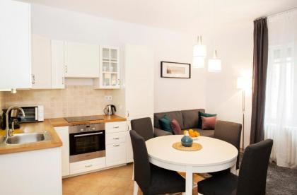 CHRISTINE-2 BEDROOMS APARTMENT IN THE DOWNTOWN - image 5