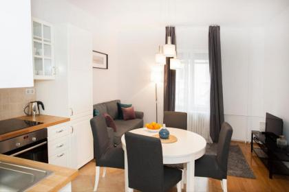 CHRISTINE-2 BEDROOMS APARTMENT IN THE DOWNTOWN - image 6