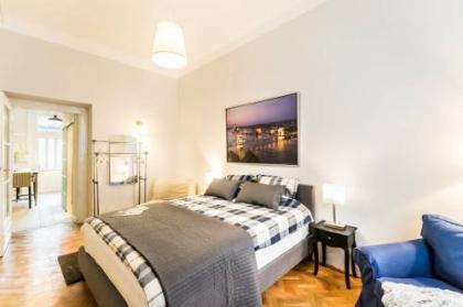 Perfectly located renewed and cozy apartment - image 18