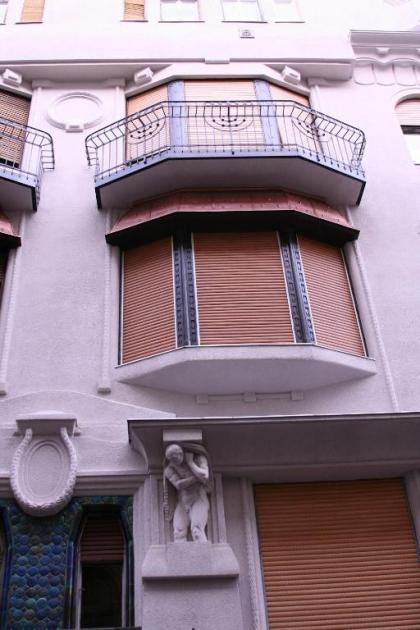 Blue Rose Apartment - image 4