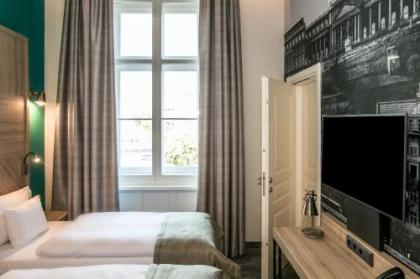 T62 Hotel - image 8