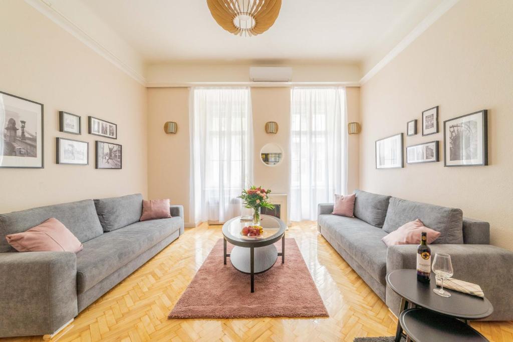 Rumbach Residence - main image
