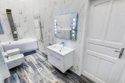 Royale Apartment - image 13