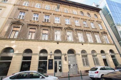 Luxury unique spacious NEW home Central Budapest - image 3