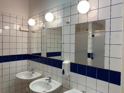 2B Hostel & Rooms - image 4