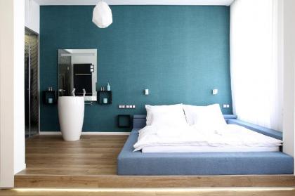 Luxury hideaway in the city center AC Netflix - image 2