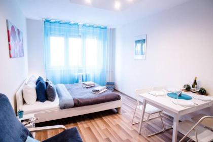 Peaceful cozy and new apartment with balcony - image 1