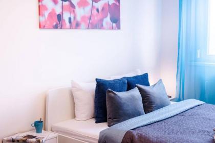 Peaceful cozy and new apartment with balcony - image 15