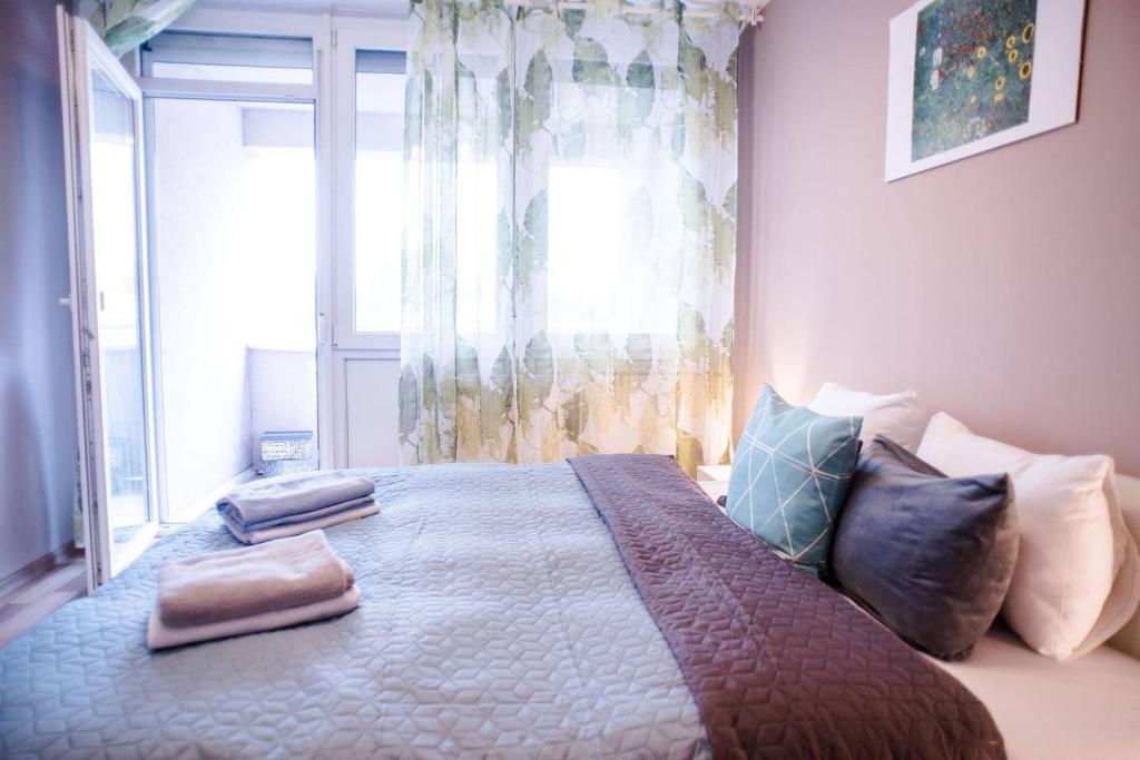 Peaceful cozy and new apartment with balcony - image 5