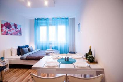 Peaceful cozy and new apartment with balcony - image 8