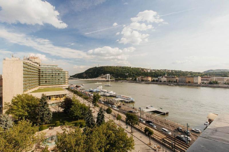 Vigado Sq. Panorama Apartment - main image