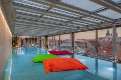 Cortile Budapest Hotel - image 8