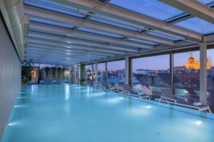 Cortile Budapest Hotel - image 9