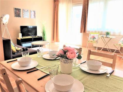 Pineapple Apartment in the Heart of the city
