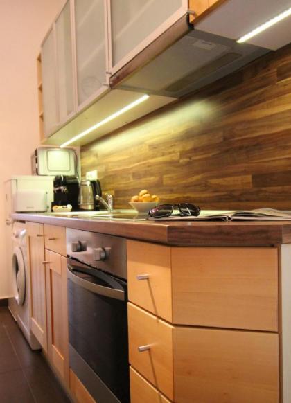 Castle Court Apartment - image 6