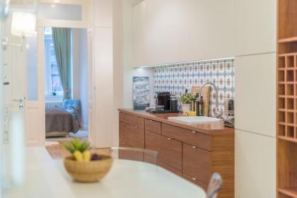 Interior Design 2 Bedroom Flat - Central Budapest - image 12