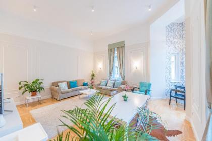 Interior Design 2 Bedroom Flat - Central Budapest - image 17