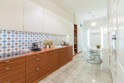 Interior Design 2 Bedroom Flat - Central Budapest - image 8