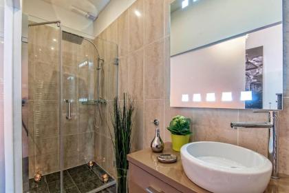 Luxury Paulay street Apartment - image 18