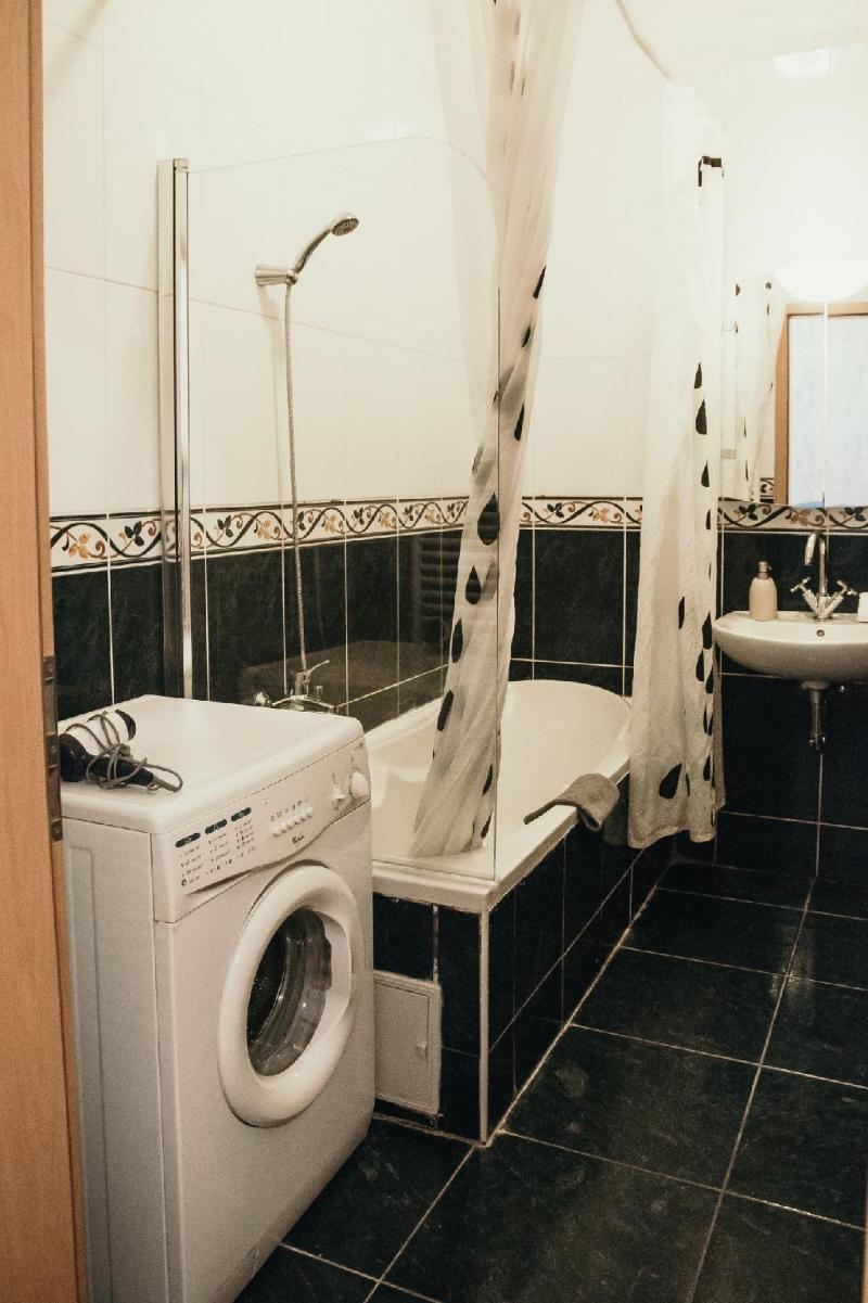 Elite One Bedroom Apartments  - image 2