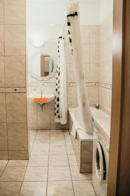 Elite One Bedroom Apartments  - image 8