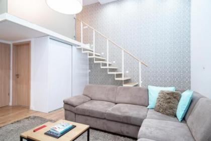 Super Central Apartment with A/C - image 2