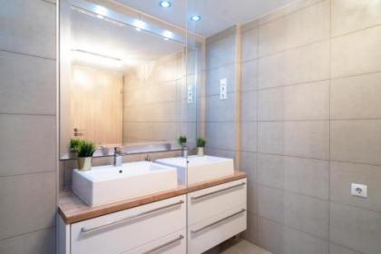 Super Central Apartment with A/C - image 20